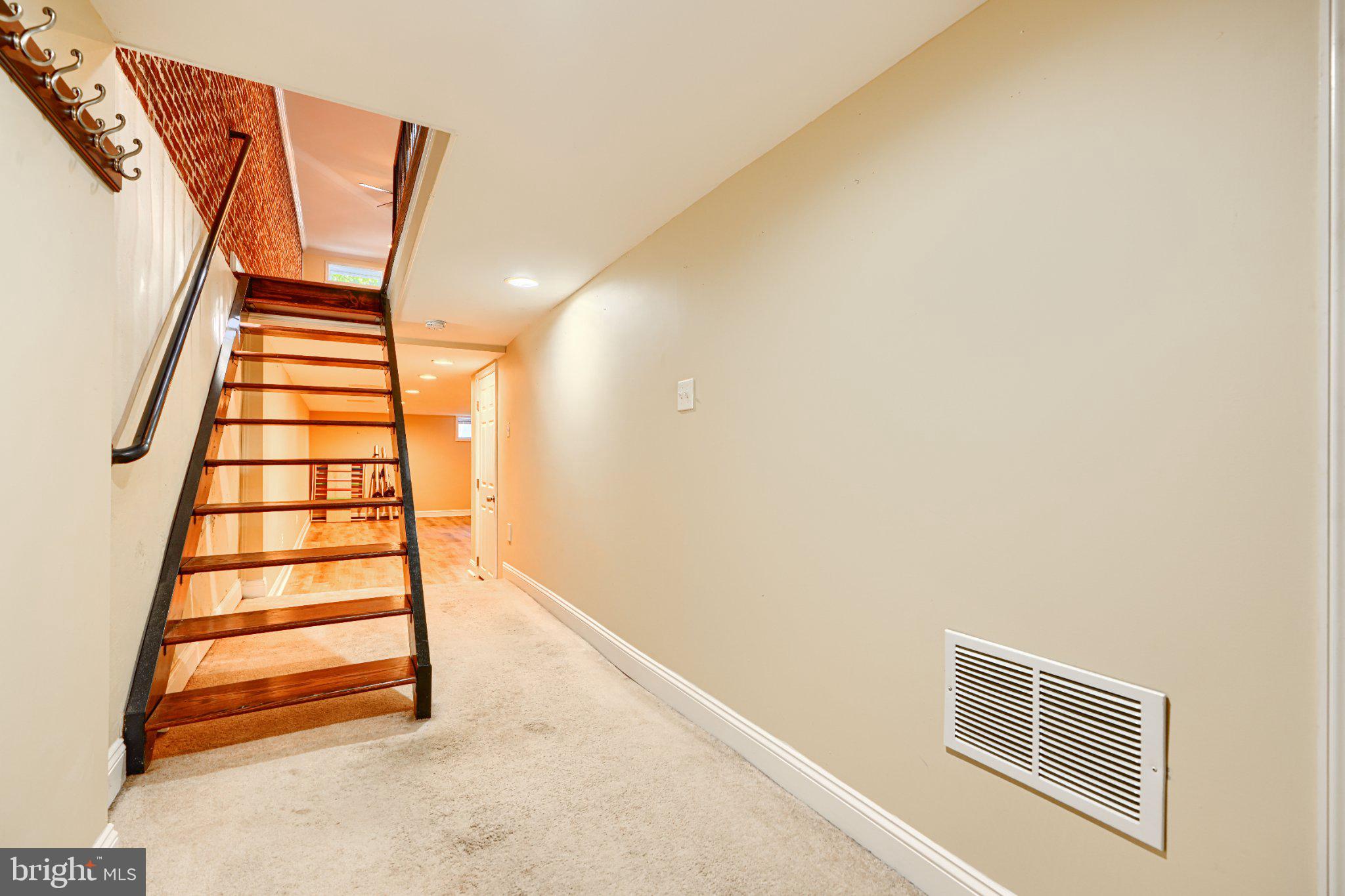 232 South Ann Street Baltimore, MD 21231 - Photo 48 of 62 Inviting basement entryway with charm.