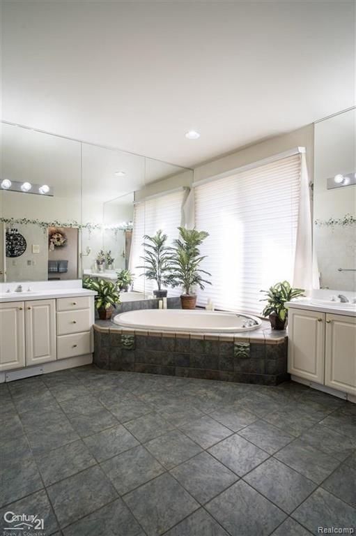 4103 Oak Tree Circle Rochester, MI 48306 - Photo 25 of 60