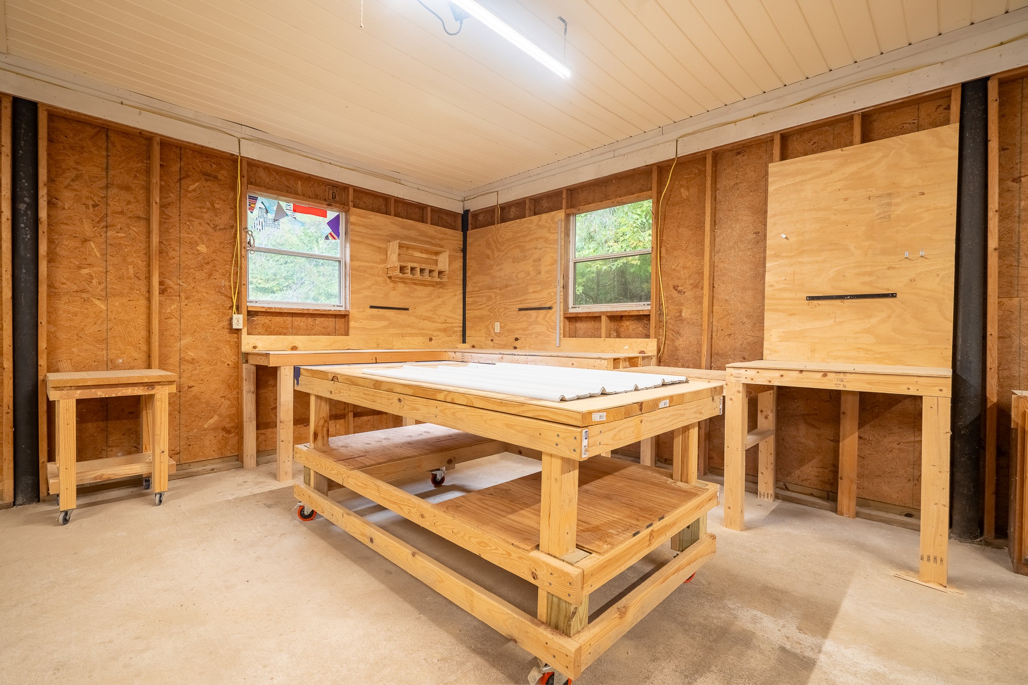 715 Springer Road Hohenwald, TN 38462 - Photo 23 of 30 a view of utility room