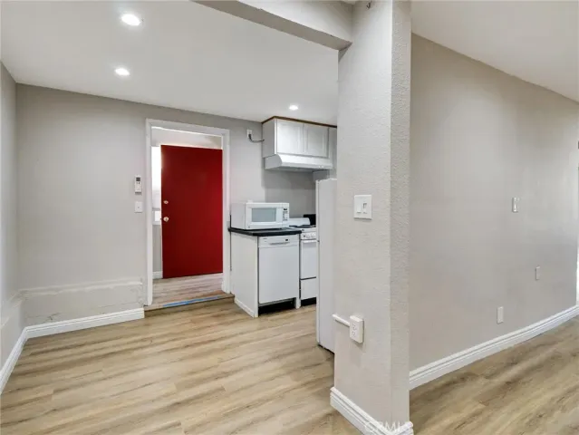 $1,900 | 985 Dexter Street, Los Angeles, CA 90042