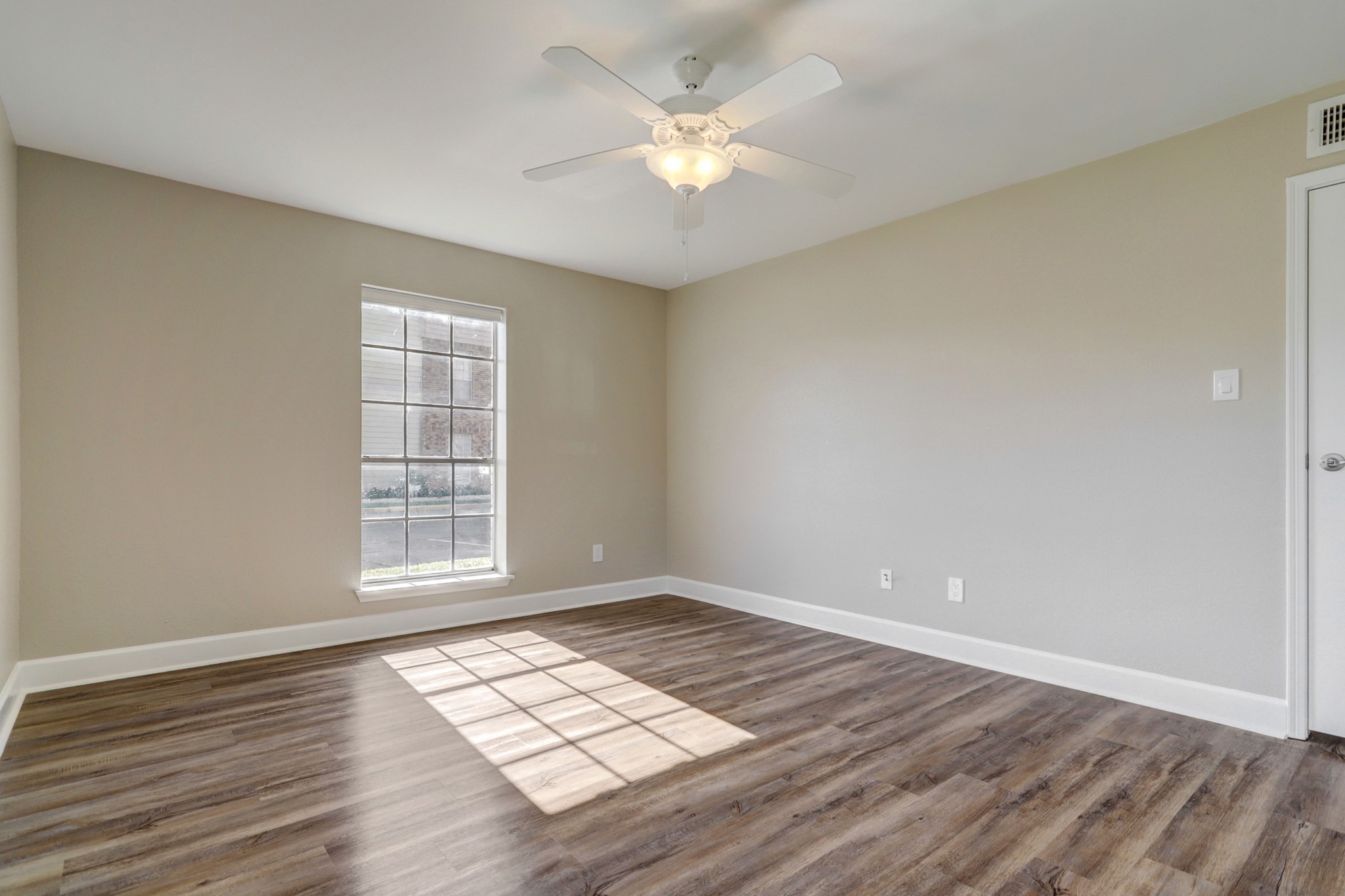 10101 South Gessner Road, Unit 701 Houston, TX 77071 - Photo 12 of 16