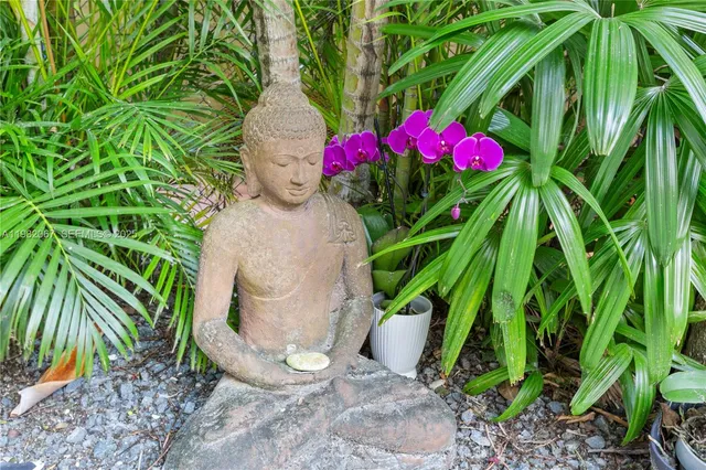 $1,840,000 | 737 Alhambra Circle, Coral Gables, FL 33134