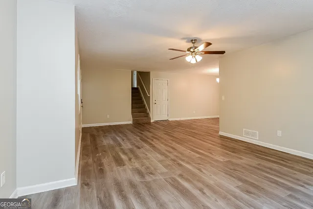 $1,820 | 8050 Sumit Wood Drive Northwest, Kennesaw, GA 30152