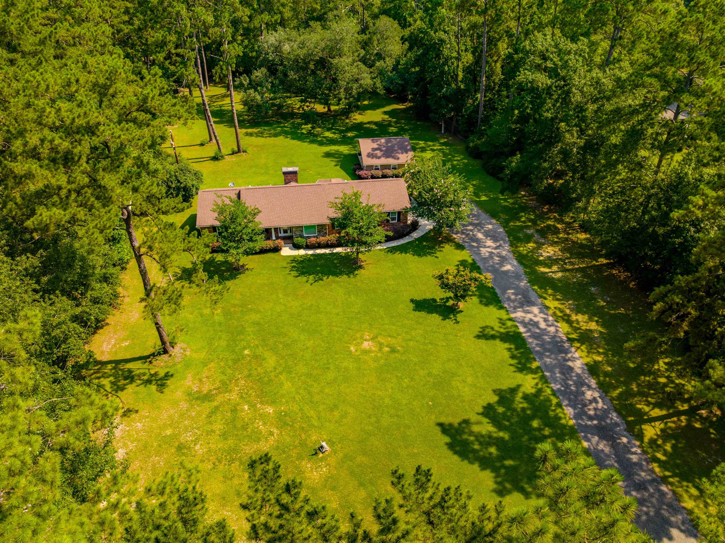 1178 Robin Kay Road Tallahassee, FL 32312 - Photo 10 of 48 Gallery Image 10