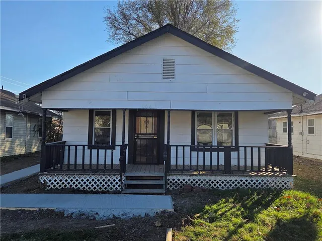 $98,000 | 1006 West Cliff Street, St. Joseph, MO 64504