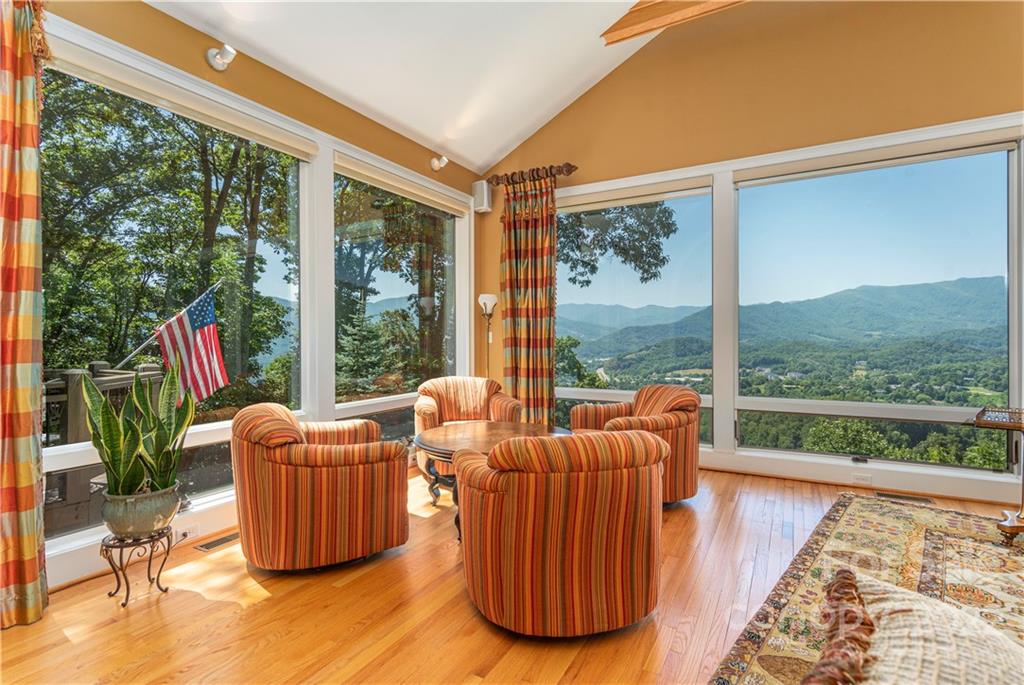 1044 Laurel Ridge Drive Waynesville, NC 28786 - Photo 13 of 45 Gallery Image 13