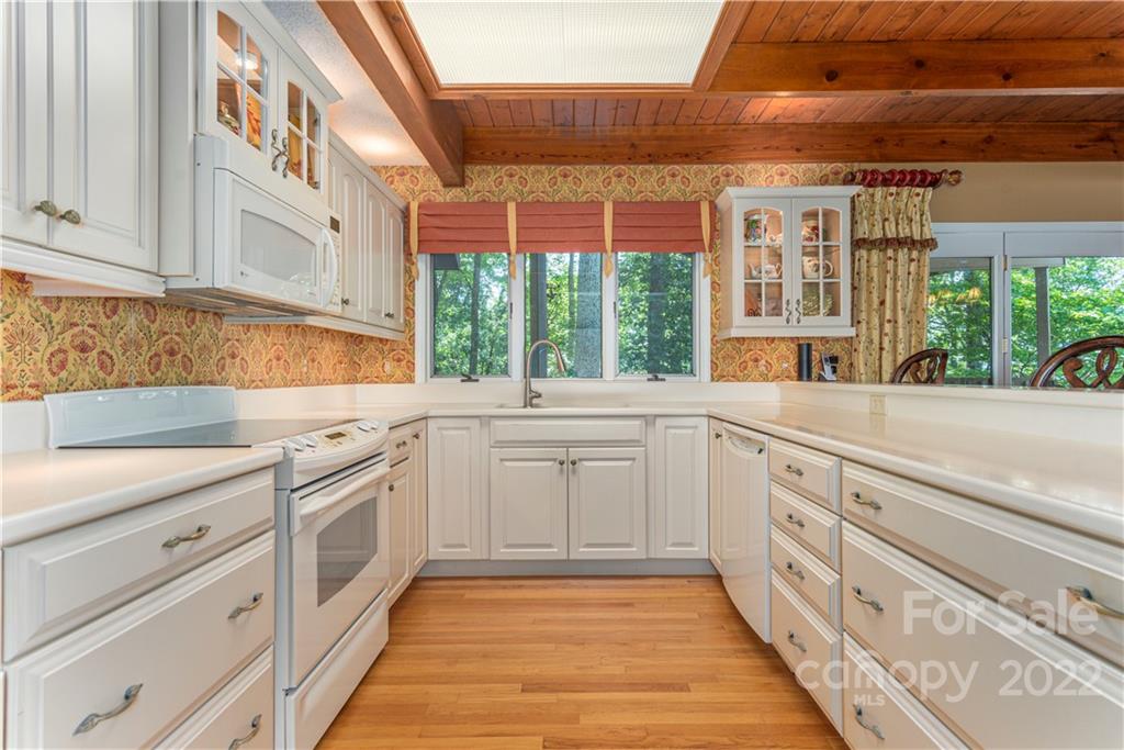 1044 Laurel Ridge Drive Waynesville, NC 28786 - Photo 23 of 45 Gallery Image 23