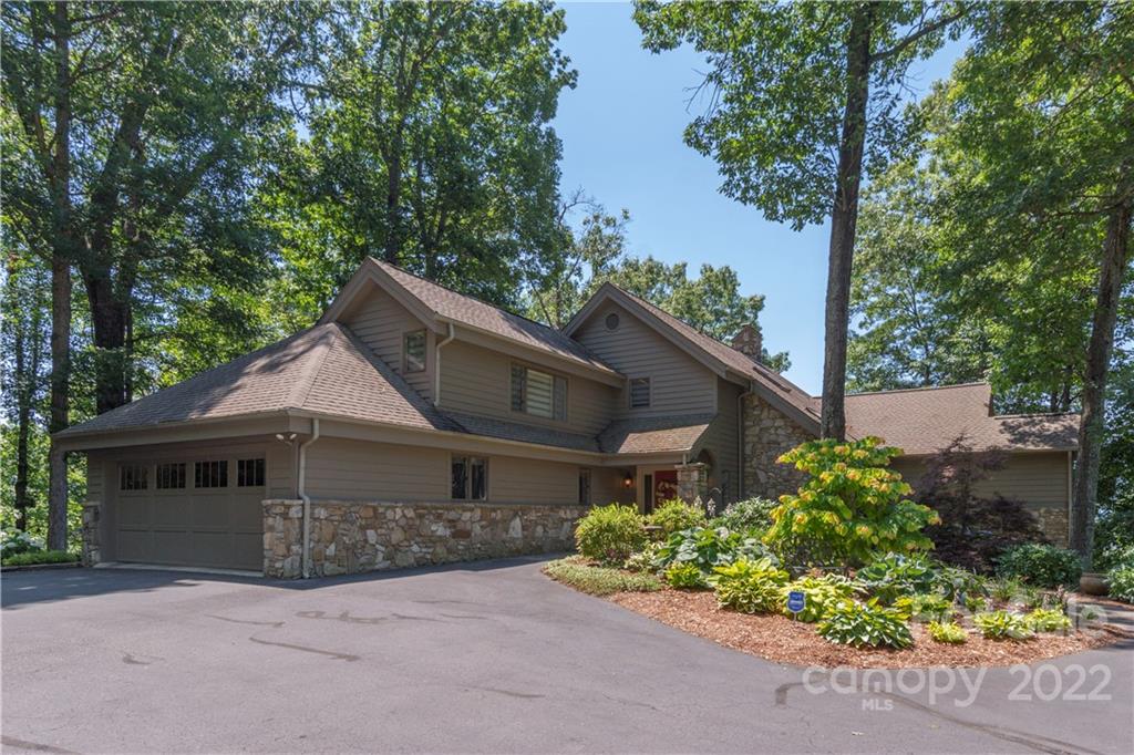 1044 Laurel Ridge Drive Waynesville, NC 28786 - Photo 4 of 45 Gallery Image 4