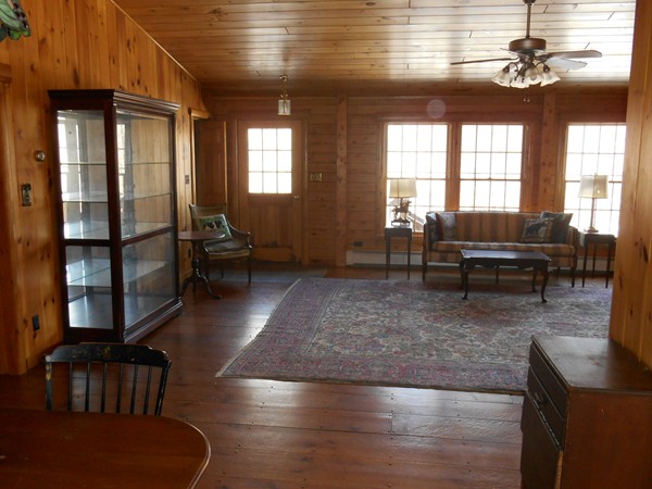 206 County Road Woodstock, CT 06281 - Photo 10 of 24 a living room with furniture