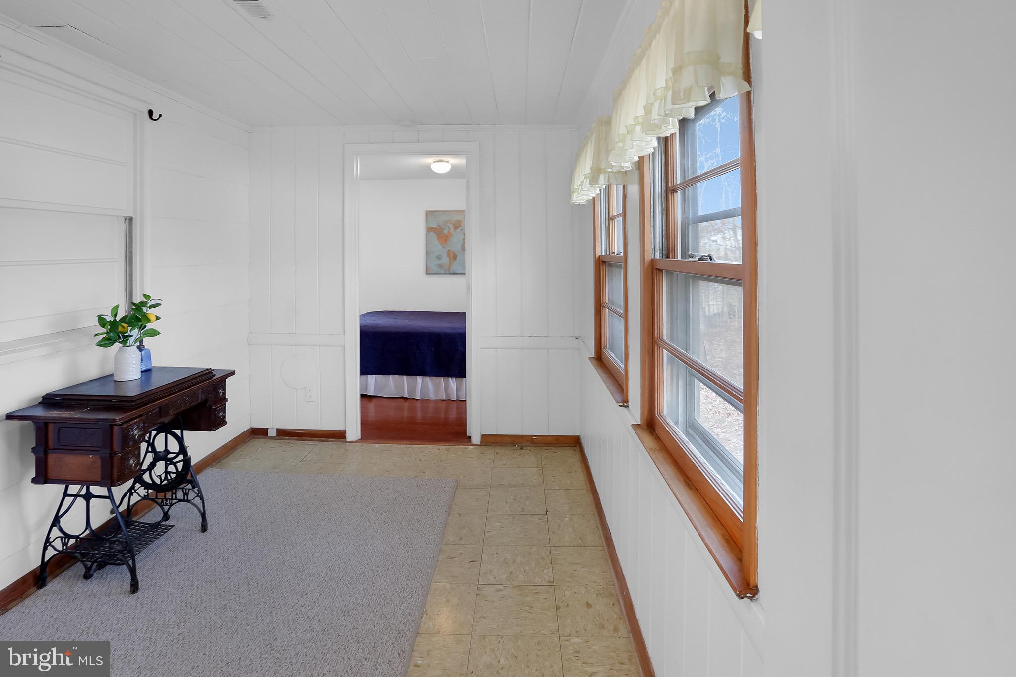 56 Ridgewood Lane Front Royal, VA 22630 - Photo 29 of 49 a room with furniture and a potted plant