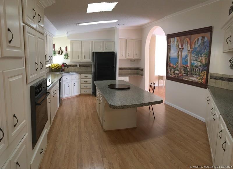 16448 Southwest Two Wood Way Indiantown, FL 34956 - Photo 4 of 15 Kitchen