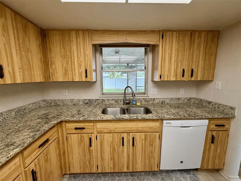 5109 Medalist Road Sarasota, FL 34243 - Photo 7 of 19 Gallery Image 7