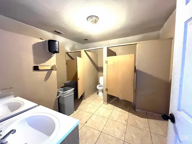 $1,050,000 | Undisclosed Address, Delano, CA 93215