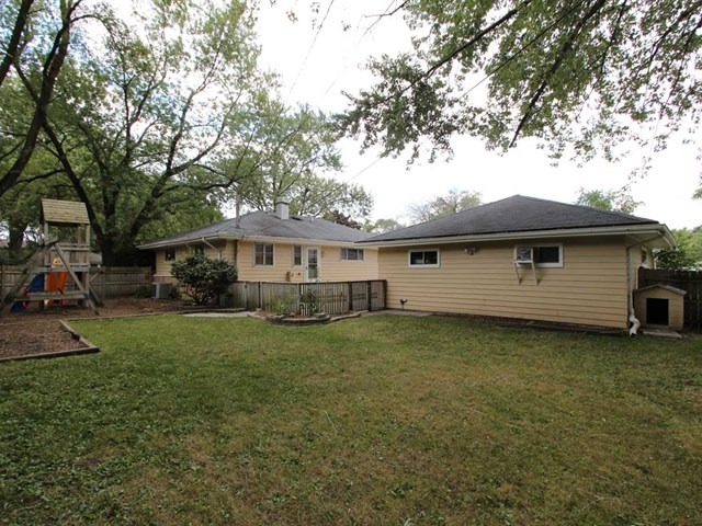 60 Golfview Road Lake Zurich, IL 60047 - Photo 17 of 19