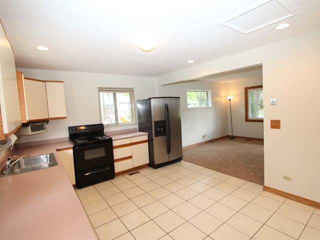 60 Golfview Road Lake Zurich, IL 60047 - Photo 7 of 19