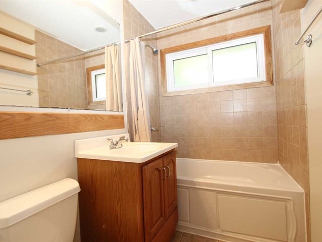 60 Golfview Road Lake Zurich, IL 60047 - Photo 9 of 19