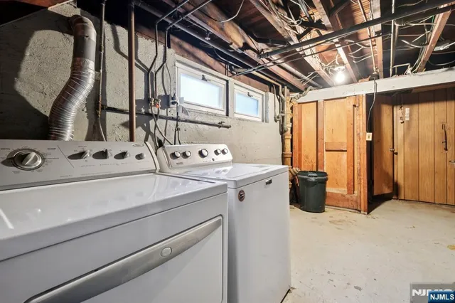 a view of utility room