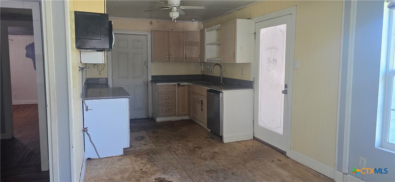 2001 East Forrest Street Victoria, TX 77901 - Photo 6 of 16
