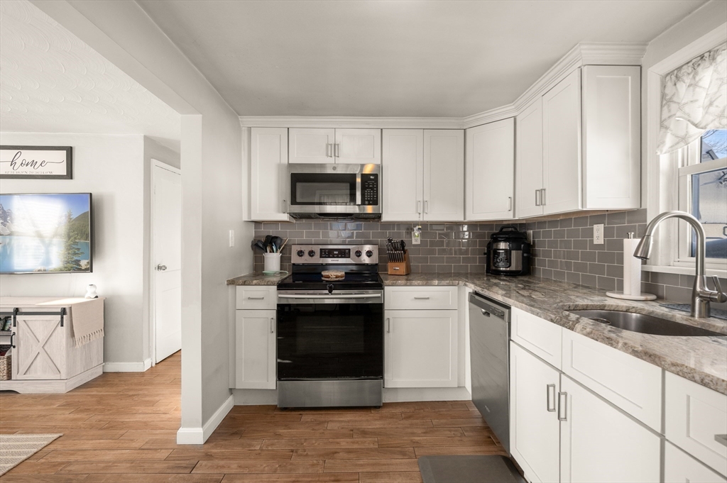 21 Forest Street Peabody, MA 01960 - Photo 2 of 29