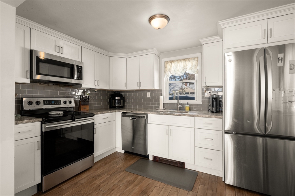 21 Forest Street Peabody, MA 01960 - Photo 3 of 29