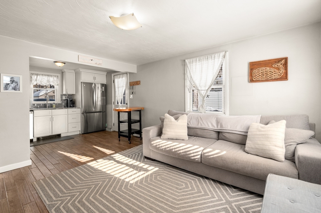 21 Forest Street Peabody, MA 01960 - Photo 5 of 29