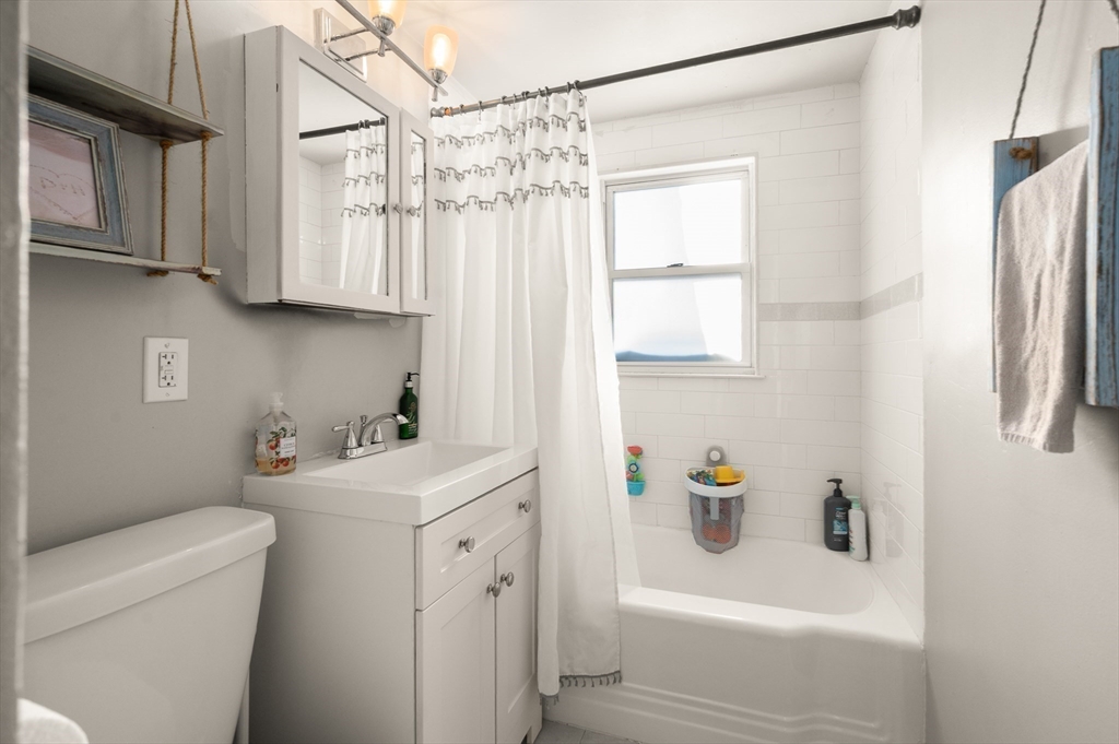 21 Forest Street Peabody, MA 01960 - Photo 8 of 29