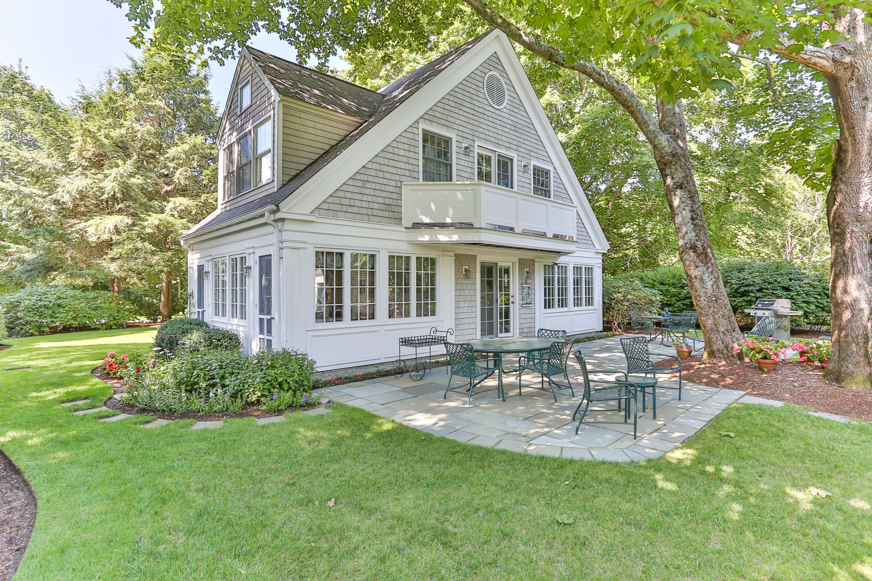 272 Tower Hill Road Osterville, MA 02655 - Photo 4 of 31 272TowerHillLR-26