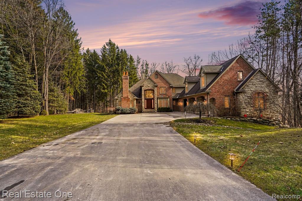 12901 Sleigh Tr Road Milford, MI 48380 - Photo 1 of 43