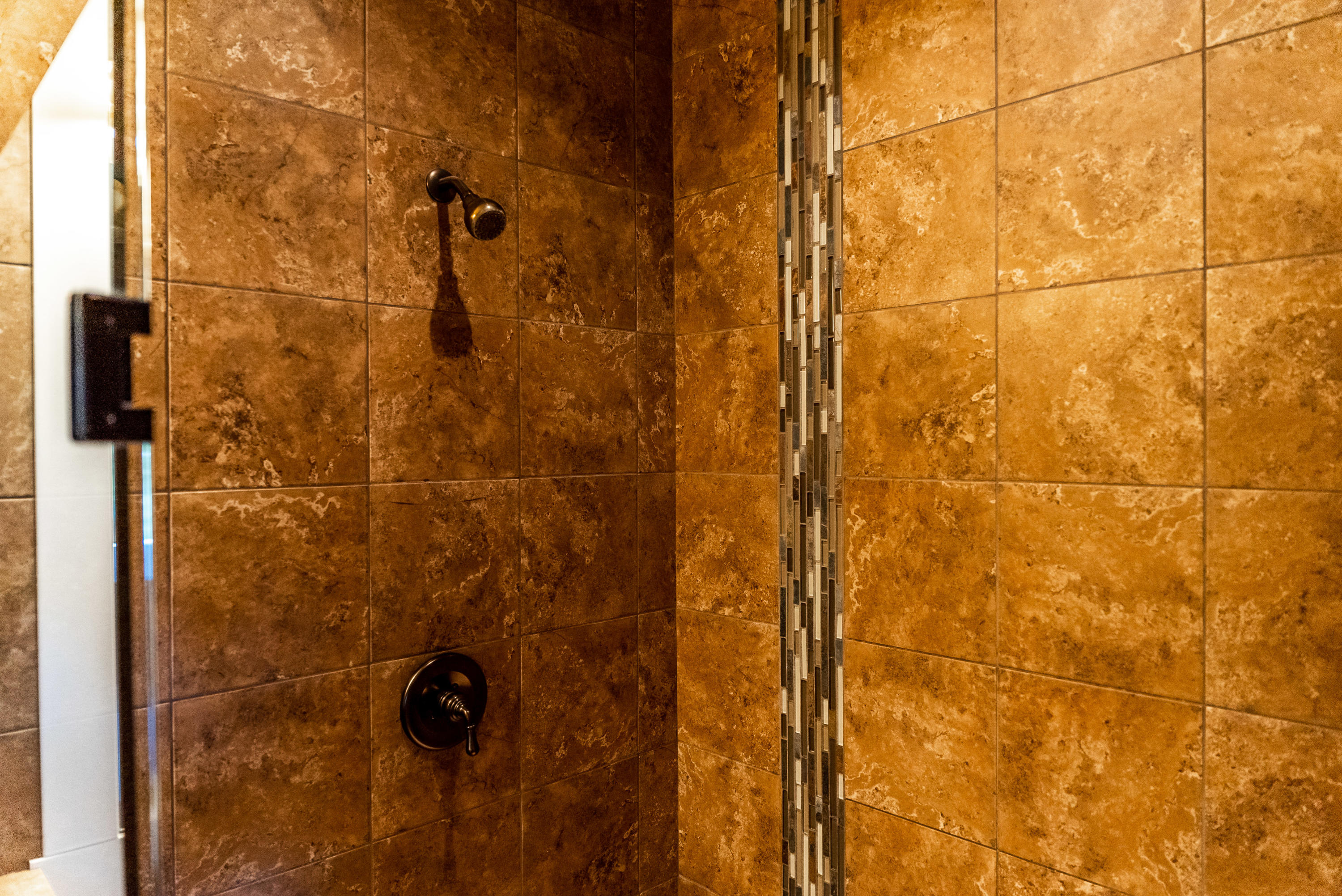 19525 Apache Road Bend, OR 97702 - Photo 22 of 47 a bathroom with a shower