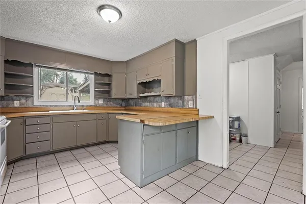 $215,000 | 701 West 24th Street, Independence, MO 64055