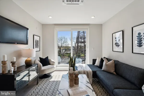 $1,650 | 3449 Scotts Lane, Unit A401, Philadelphia, PA 19129