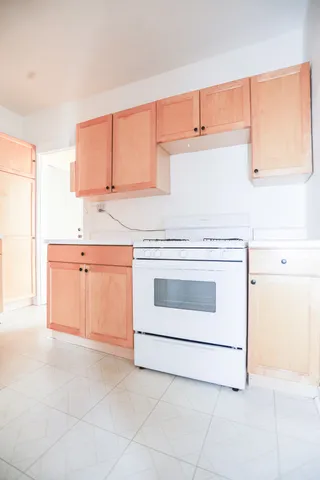 $1,600 | 2948 North Seeley Avenue, Unit 2, Chicago, IL 60618