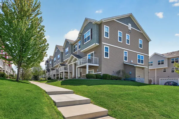 $365,000 | 1957 Commonwealth Boulevard, Unit 4, Chanhassen, MN 55317