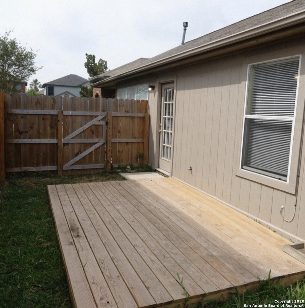 9818 Autumn Valley Converse, TX 78109 - Photo 19 of 21 a backyard of a house