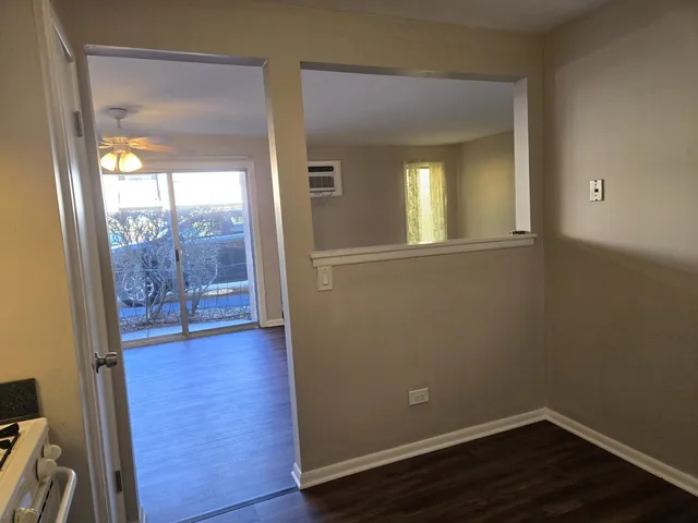 $1,500 | 4712 West 107th Street, Unit 1D, Oak Lawn, IL 60453