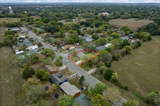 $315,000 | 1100 Monte Vista Drive, Lockhart, TX 78644