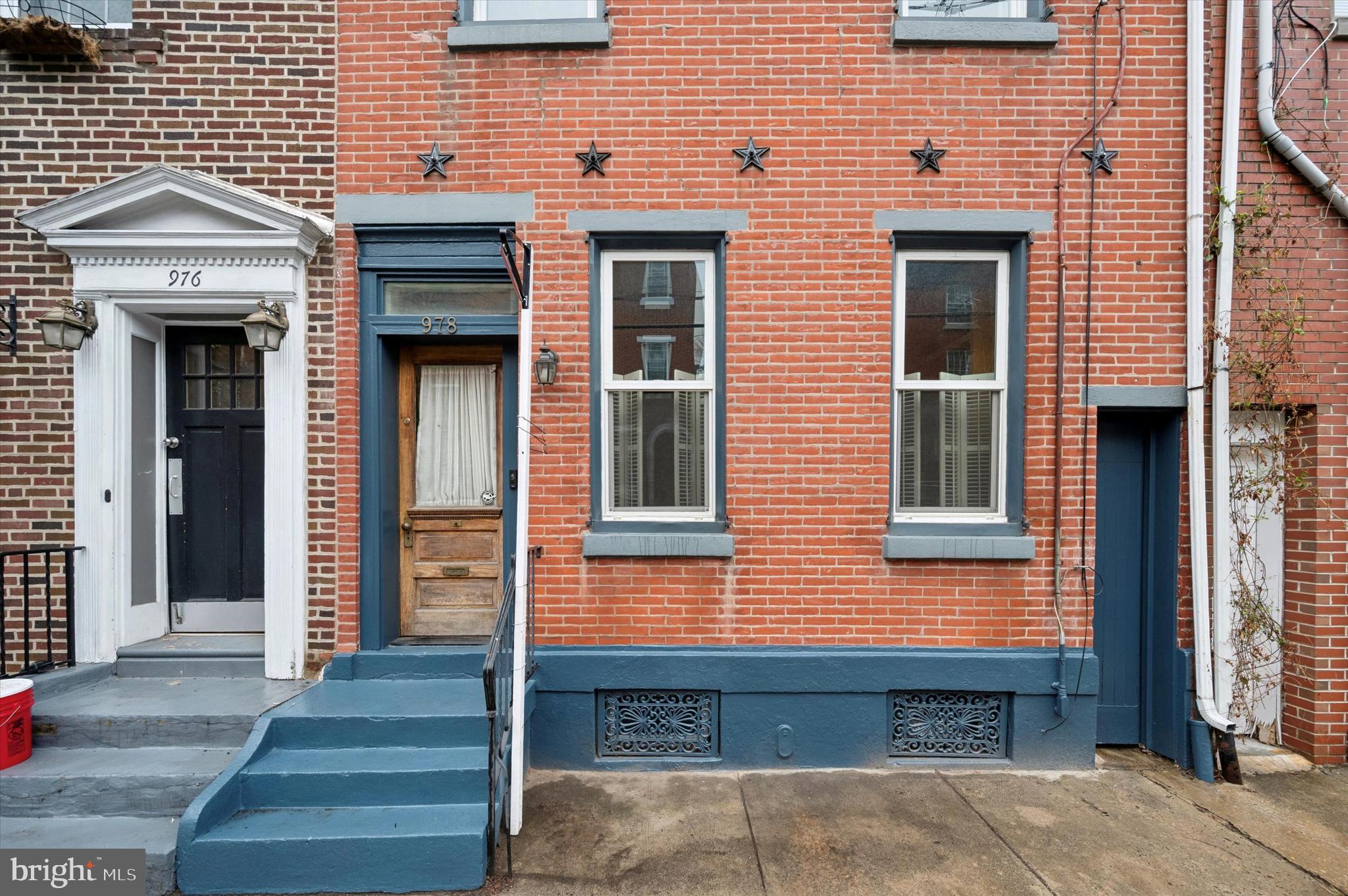 978 North 5th Street Philadelphia, PA 19123 - Photo 36 of 36 a front view of a house