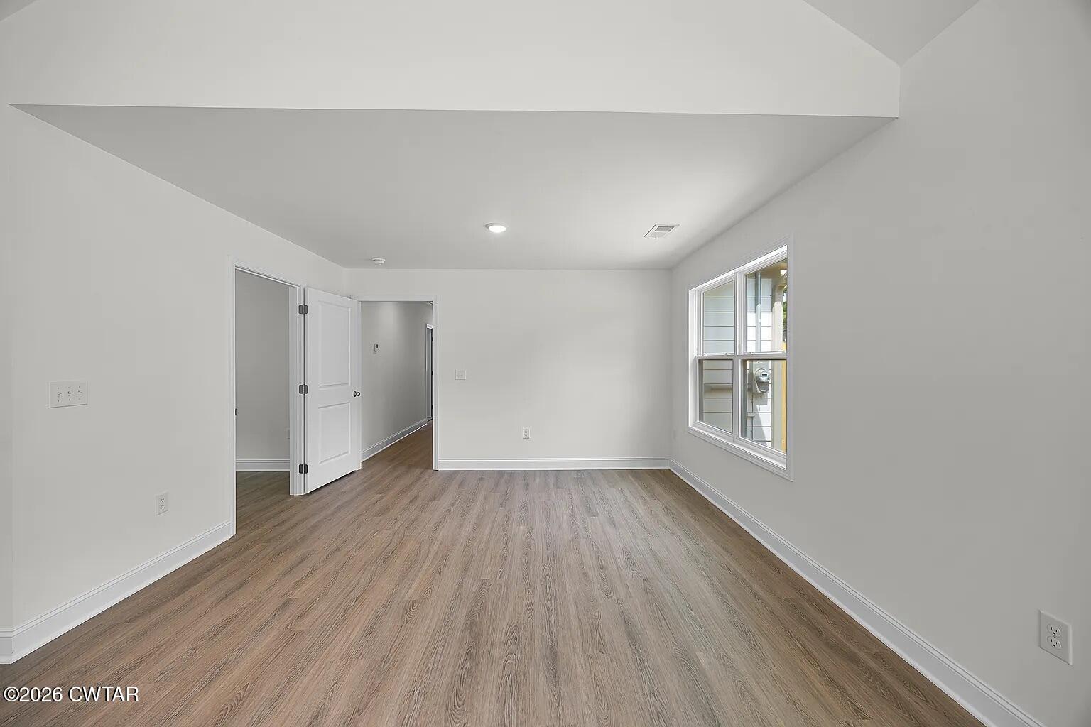 248 Linden Street Jackson, TN 38301 - Photo 9 of 15 Living Room2