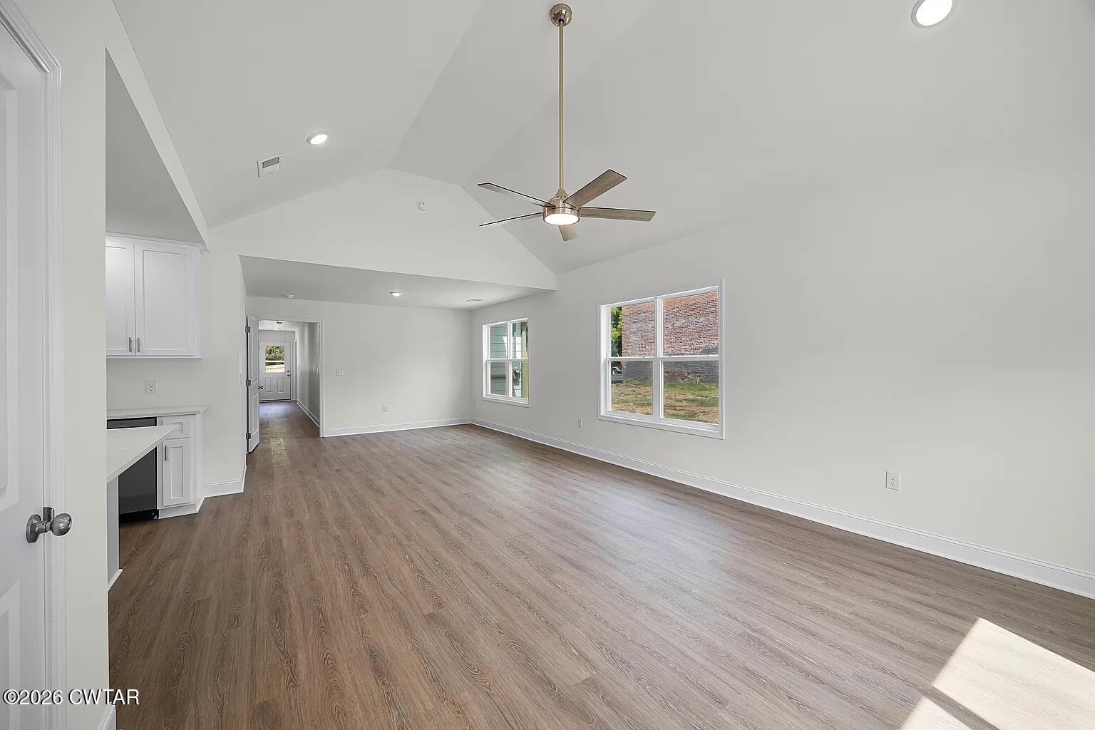 248 Linden Street Jackson, TN 38301 - Photo 10 of 15 Living Room