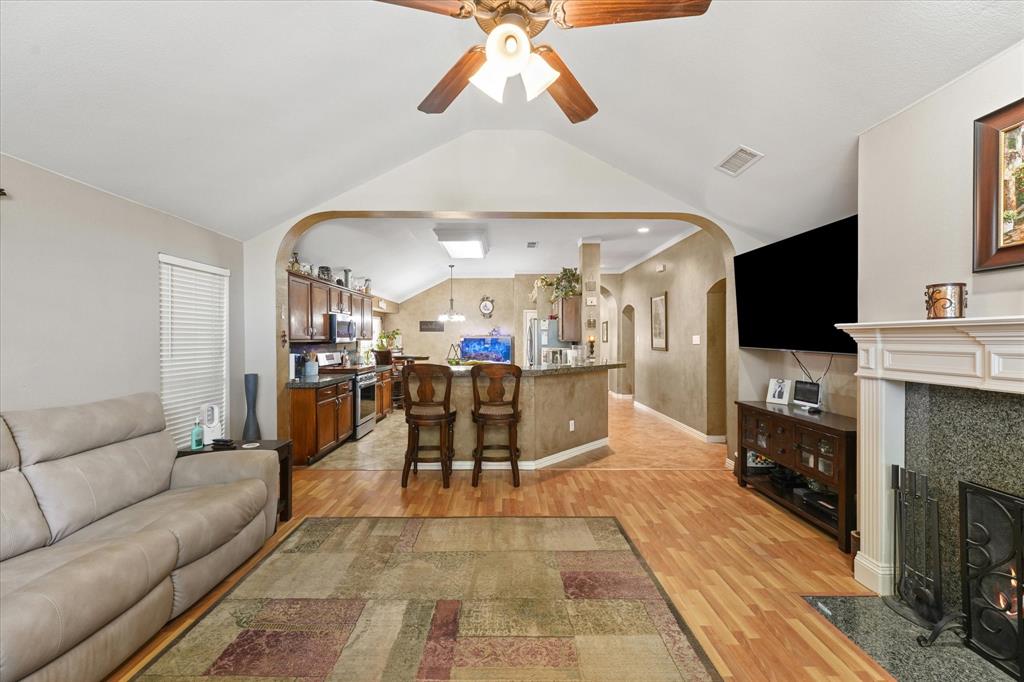 3101 Blake Street Corinth, TX 76210 - Photo 14 of 26