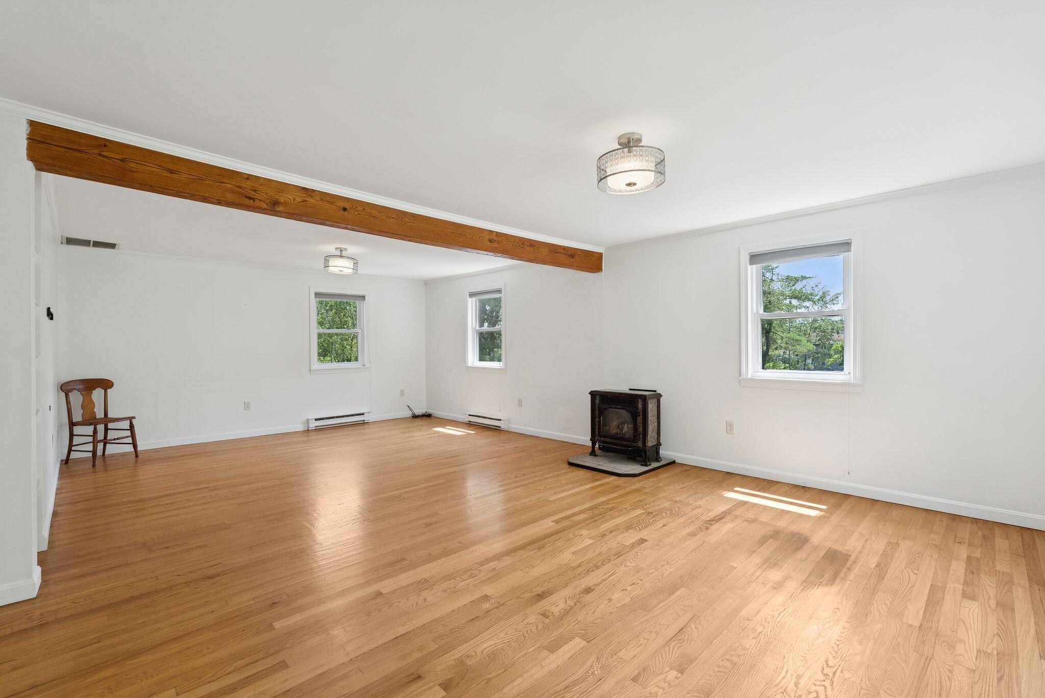 1048 Sawyer Road Cape Elizabeth, ME 04107 - Photo 11 of 27 Living Room