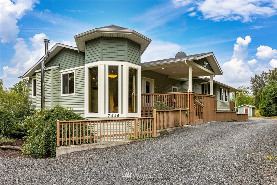 7446 Wheeler Road Maple Falls, WA 98266 - Photo 4 of 40 Gallery Image 4