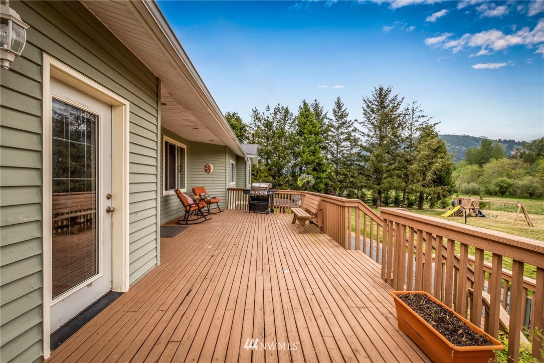 7446 Wheeler Road Maple Falls, WA 98266 - Photo 35 of 40 Gallery Image 35