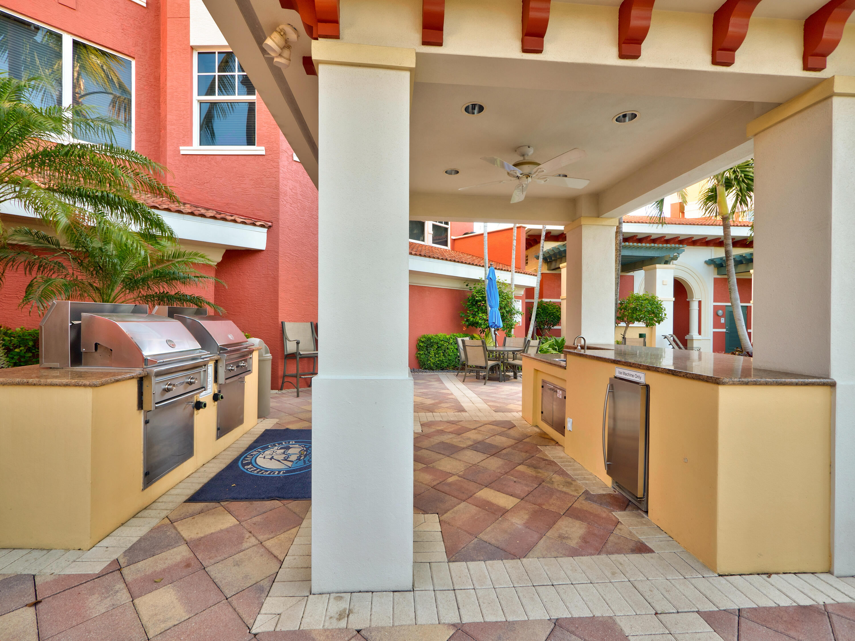 400 Highway 1, Unit 303 Jupiter, FL 33477 - Photo 27 of 30 BBQ