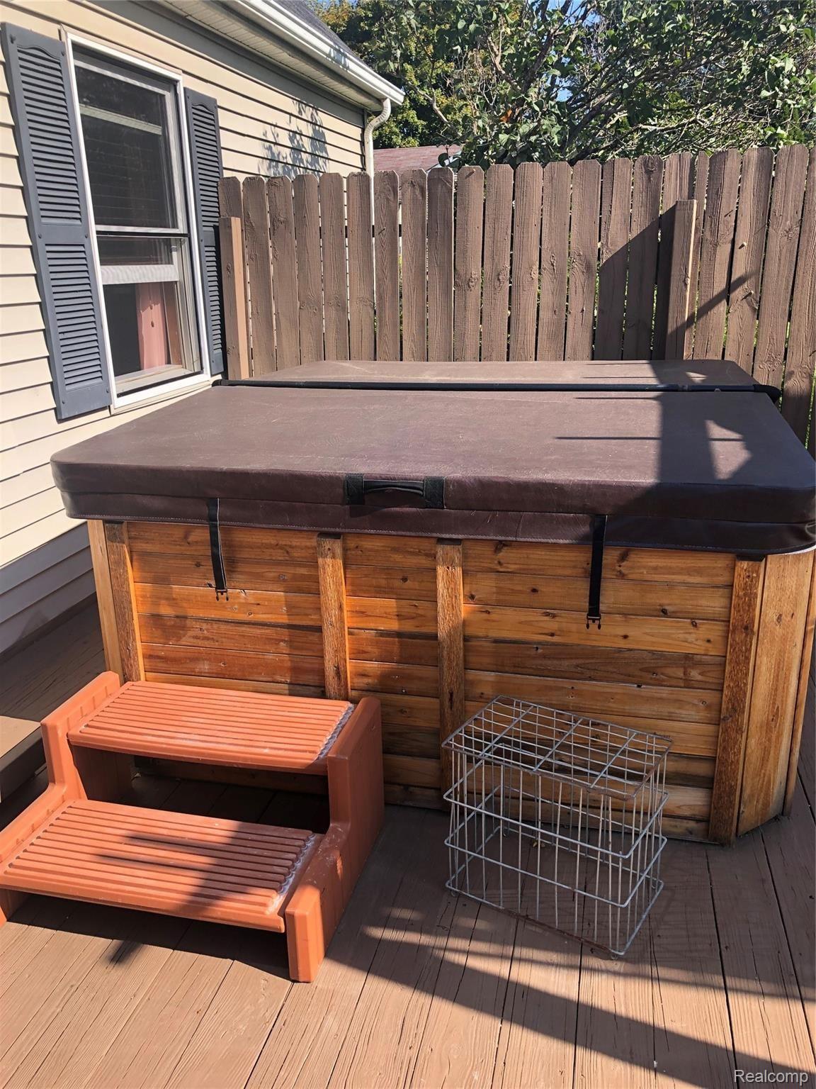 1513 West Thompson Road Fenton, MI 48430 - Photo 9 of 47 1 q.jpg