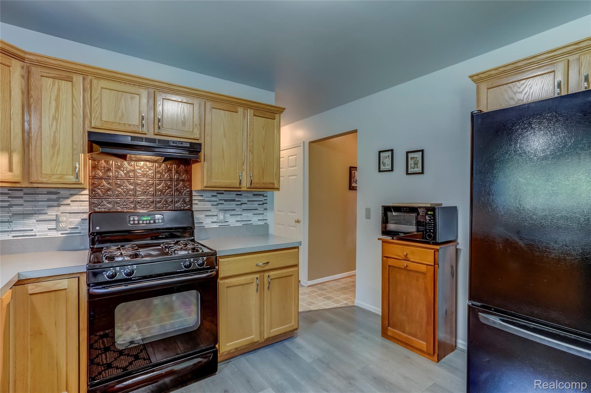 120 Ridgeview Court Grass Lake, MI 49240 - Photo 14 of 35 120 Ridgeview Court, Grass Lake, MI-14.jpg-FULL
