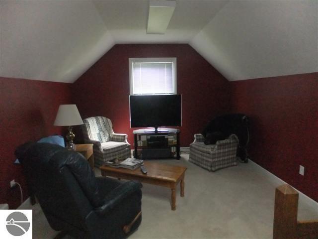 4625 Wyatt Road Traverse City, MI 49684 - Photo 15 of 22 1737005-14.JPG