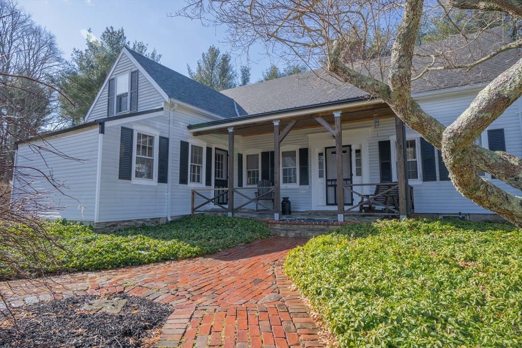 168 Wapping Road Kingston, MA 02364 - Photo 1 of 37 Gallery Image 1