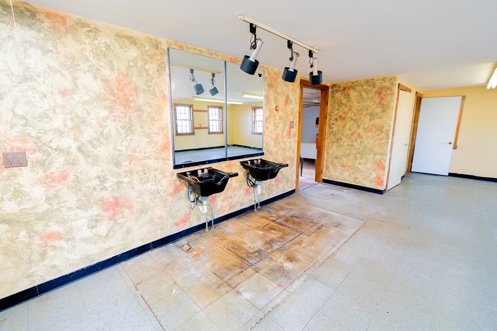 168 Wapping Road Kingston, MA 02364 - Photo 36 of 37 Gallery Image 36