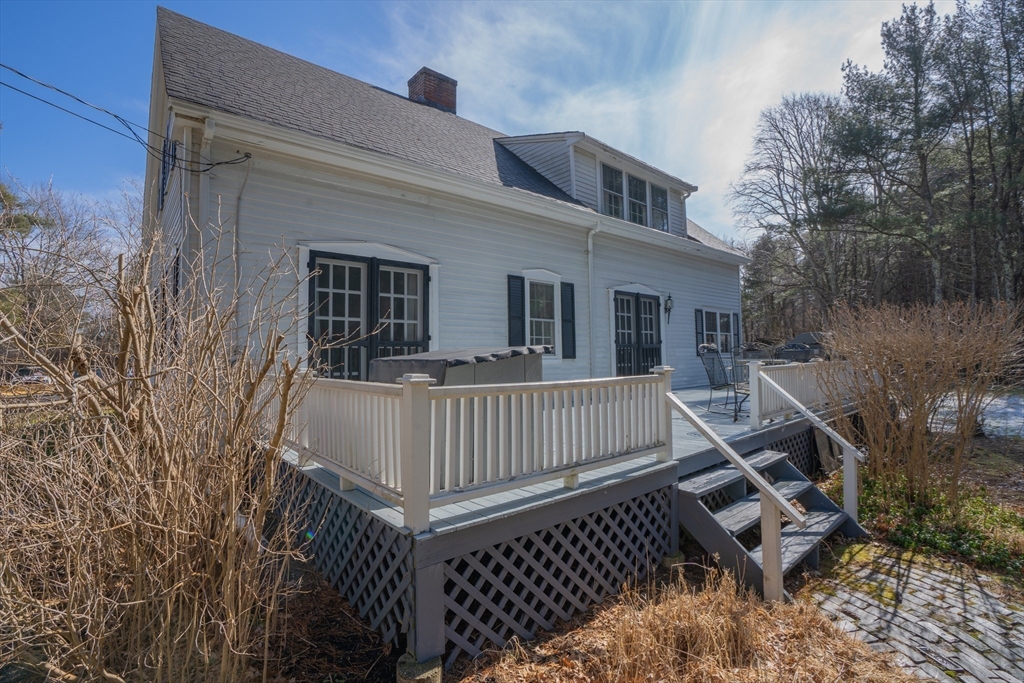 168 Wapping Road Kingston, MA 02364 - Photo 4 of 37 Gallery Image 4